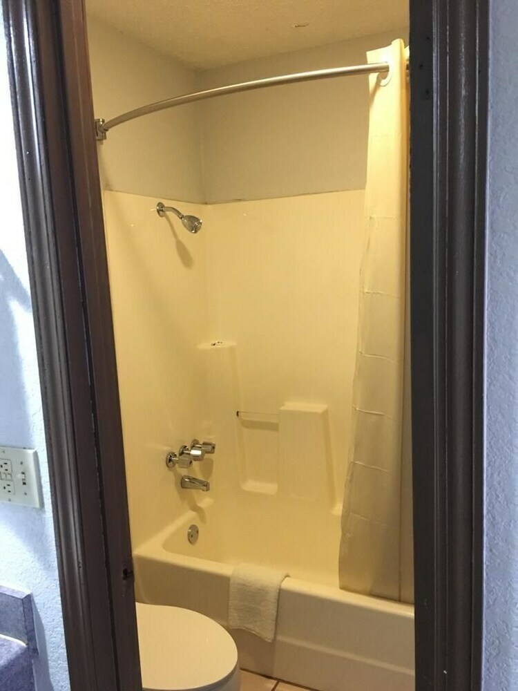 Hotel Colonial Inn
