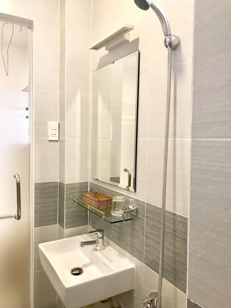 Louis Hotel - Bui Vien Walking Street