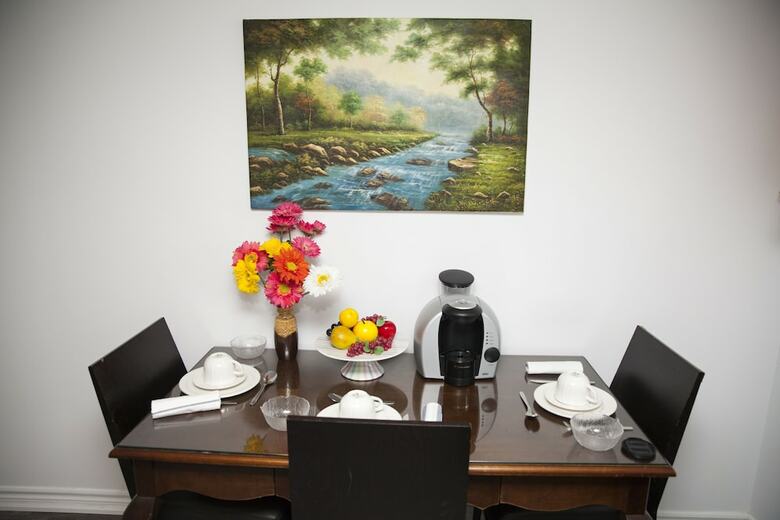Cozy 3 Bedroom, 2 Bathroom Basement Suite In Toronto