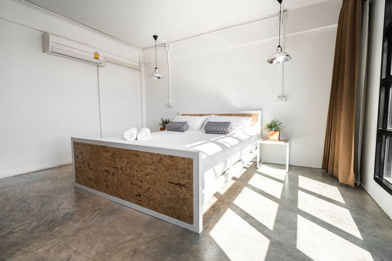 Hostal Baan Phuen Hostel And Rooftop
