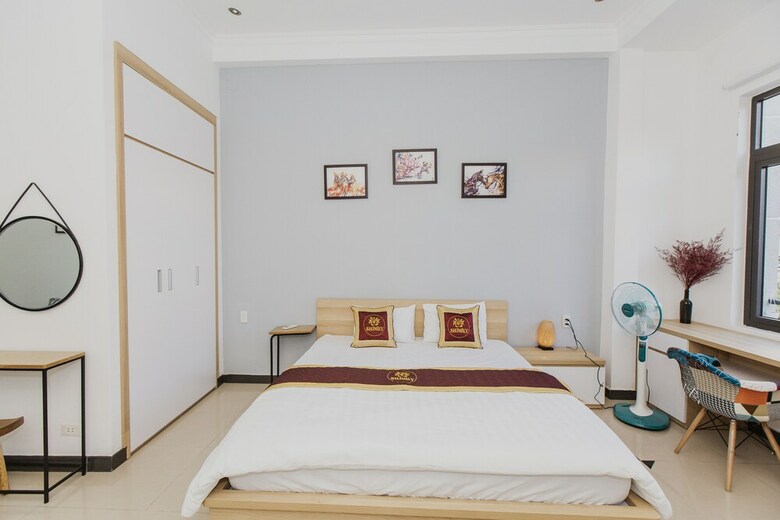 Hotel Shjmily House