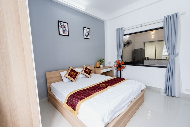 Hotel Shjmily House