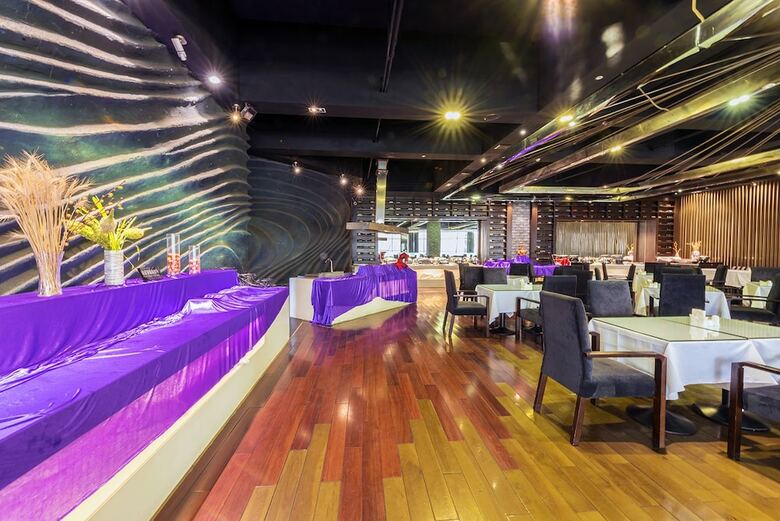 Metropolo Nantong Overseas Chinese Hotel