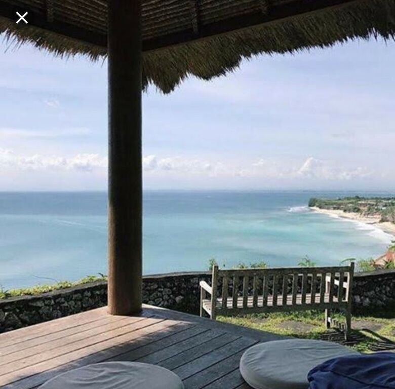 Hotel Romeo Beachfront Bungalow