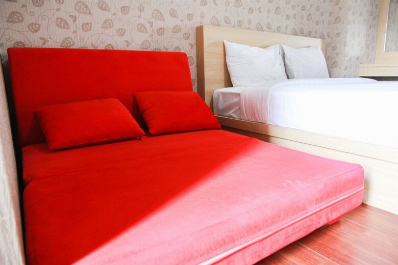 Comfortable Studio Kemang View Apartment