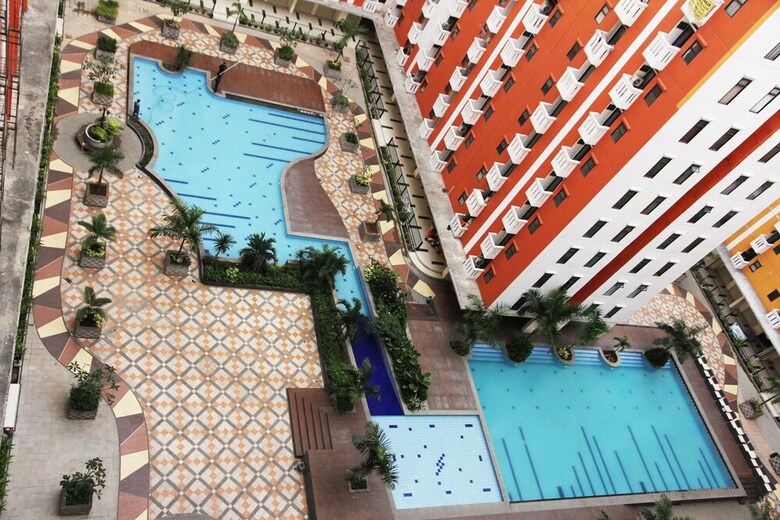 Comfortable Studio Kemang View Apartment