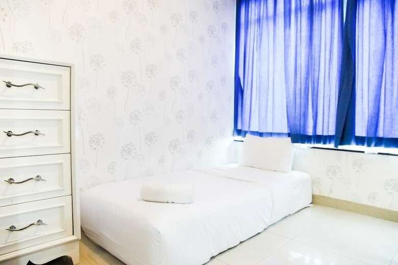 Modern Design 3br Hampton's Park Apartment Near Cilandak