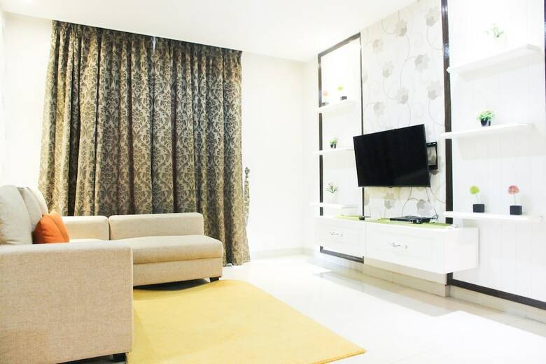 Modern Design 3br Hampton's Park Apartment Near Cilandak