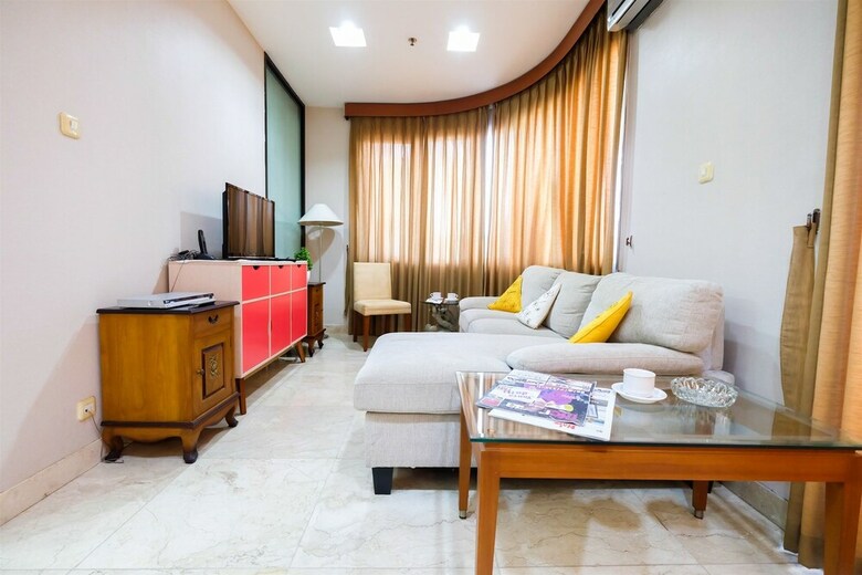 Big 2br Park Royale Apartment Near Jcc And Semanggi