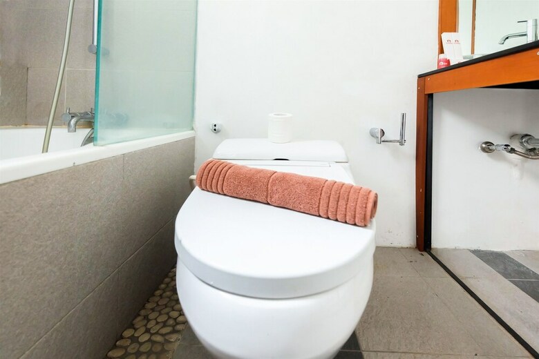 Big 2br Park Royale Apartment Near Jcc And Semanggi
