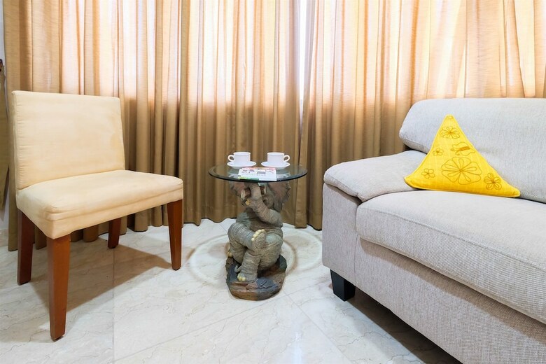 Big 2br Park Royale Apartment Near Jcc And Semanggi