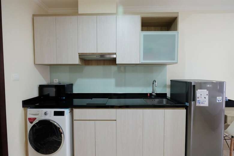 Comfort And Cozy Studio Room At Menteng Park Apartment