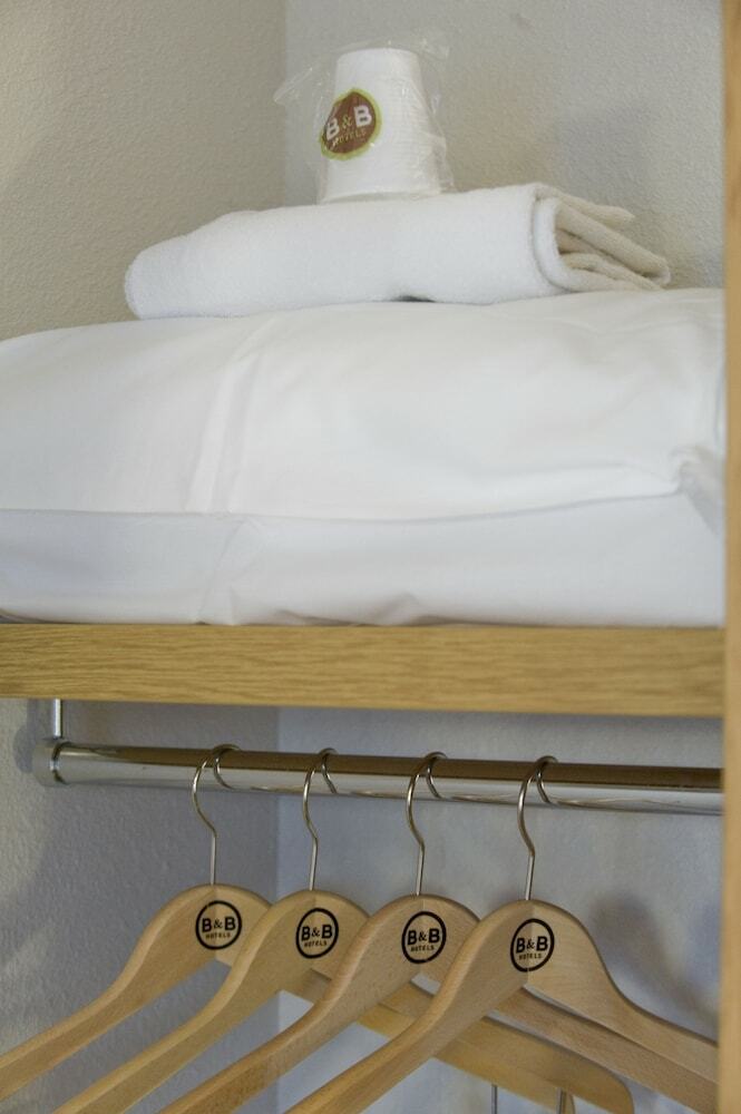 Hotel B&B H�tel Aix-en-provence Venelles