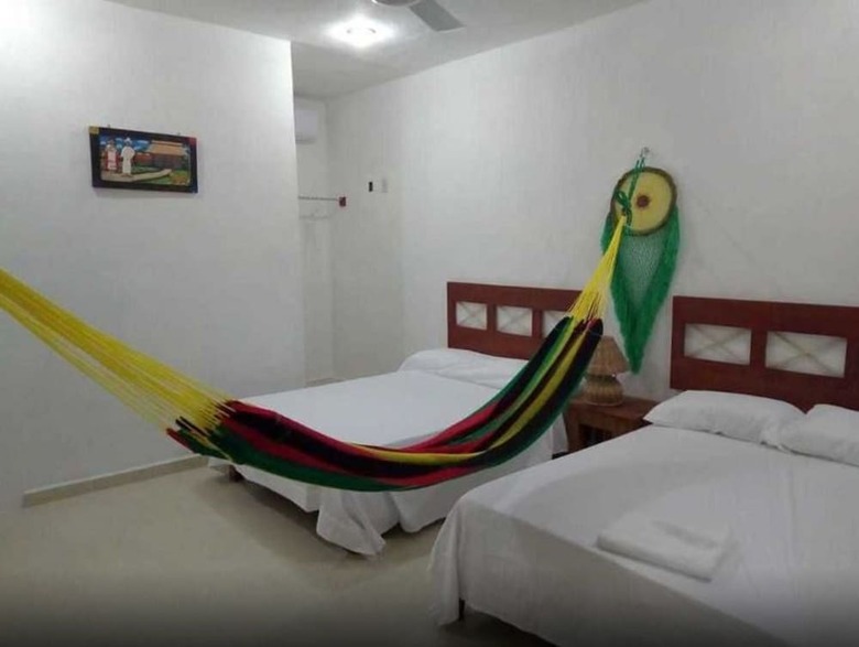 Hotel Flamingos Hostel