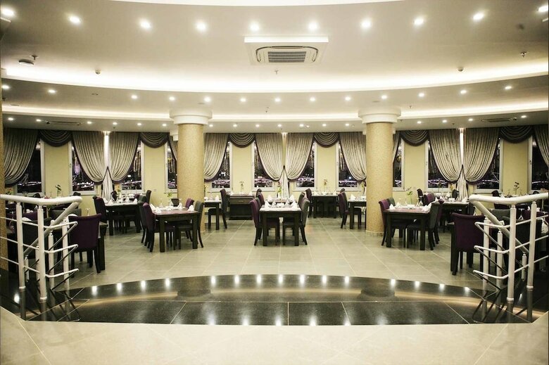 Rey Manes Hotel