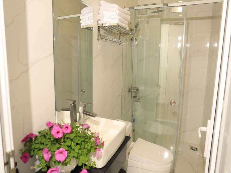 Tea Leaf Hotel 2