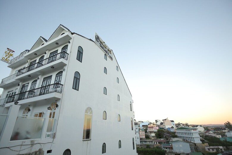 Tea Leaf Hotel 2