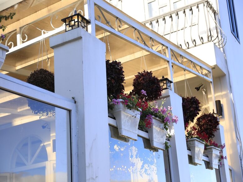 Tea Leaf Hotel 2
