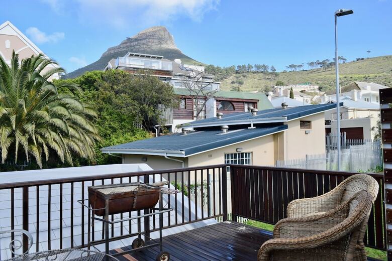 2 Bedrooms Apartment With Beautiful Views Next To Park
