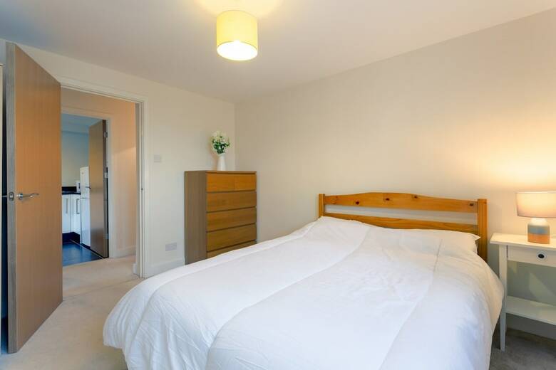3 Bedroom Apartment In South London