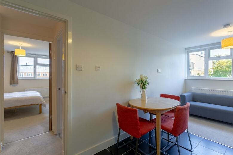3 Bedroom Apartment In South London