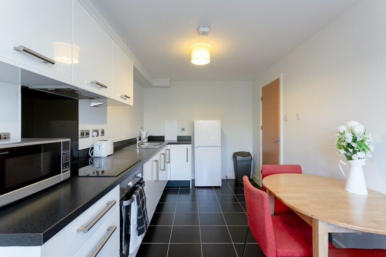 3 Bedroom Apartment In South London