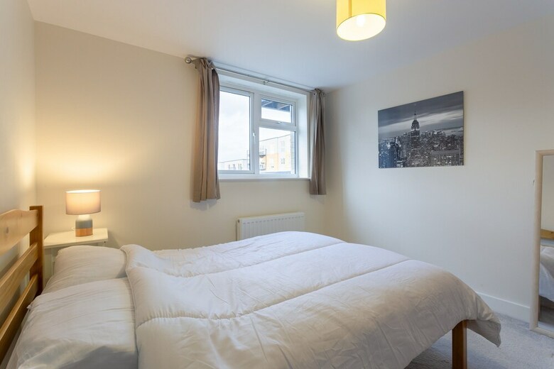 3 Bedroom Apartment In South London