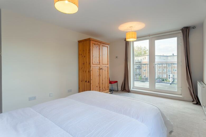 3 Bedroom Apartment In South London