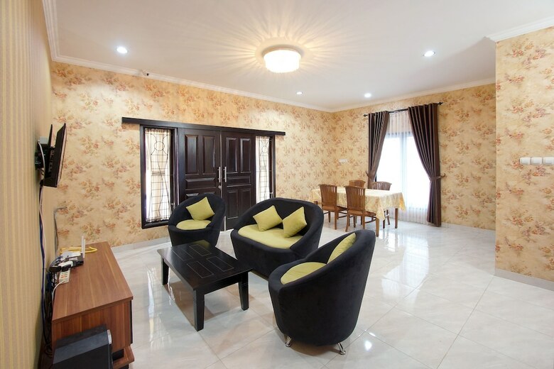 Hostal Oyo 347 Bayang Brothers Guest House