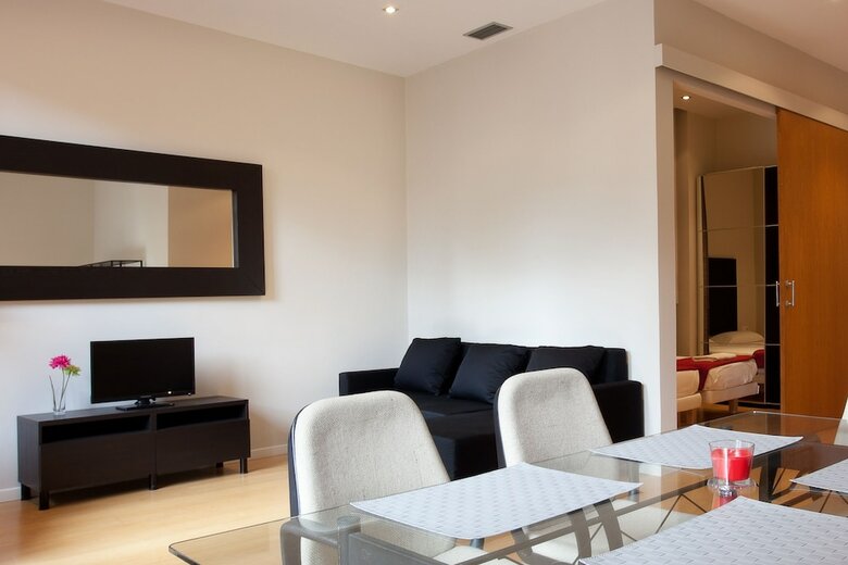 Modern Center Apartments