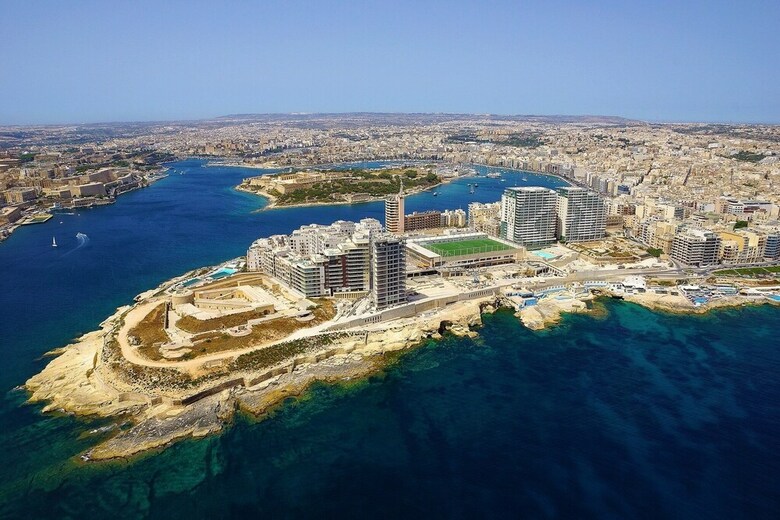 Seaview 3br Apart Inc Pool, Fort Cambridge Sliema