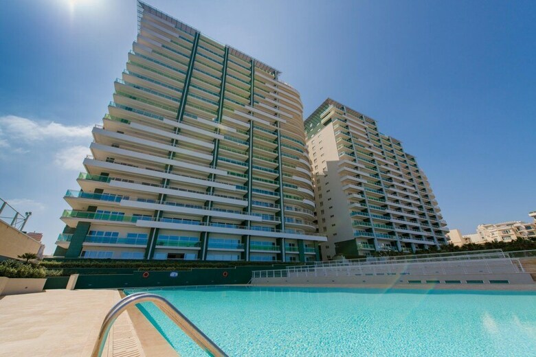 Seaview 3br Apart Inc Pool, Fort Cambridge Sliema