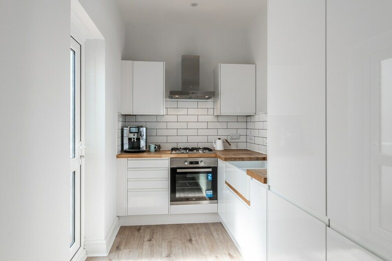 2 Bedroom Central Brighton Apartment