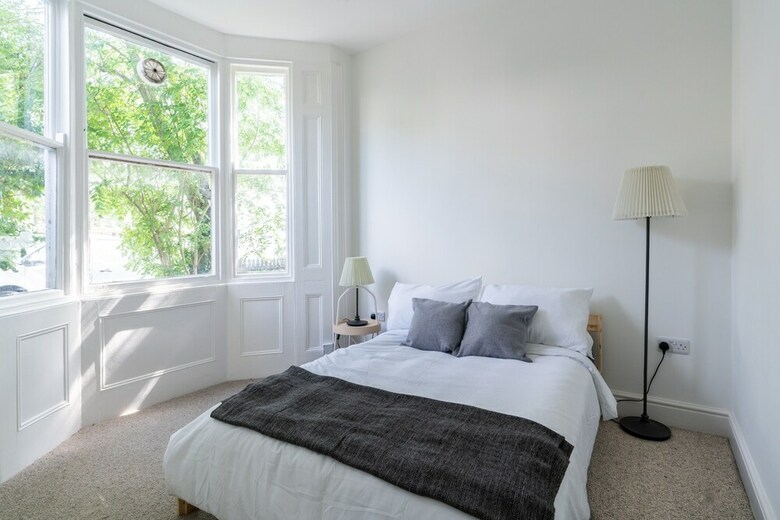 2 Bedroom Central Brighton Apartment
