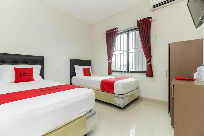 Hotel Reddoorz Syariah @ Kampung Bintang