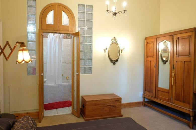 Posada Jambo Guest House Rose Room In Green Point