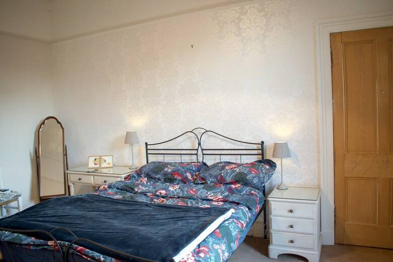 2 Bedroom Apartment In Traditional Tenement