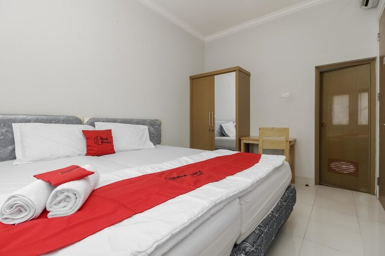 Hotel Reddoorz Near Central Park Mall