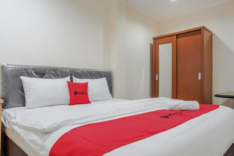 Hotel Reddoorz @ Jalan Biak Roxy Jakarta