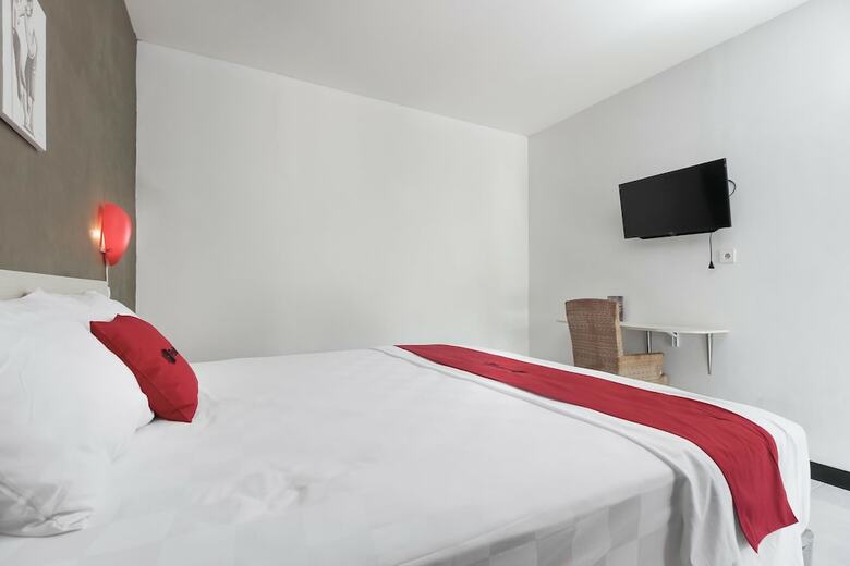 Hotel Reddoorz Near Bundaran Garuda