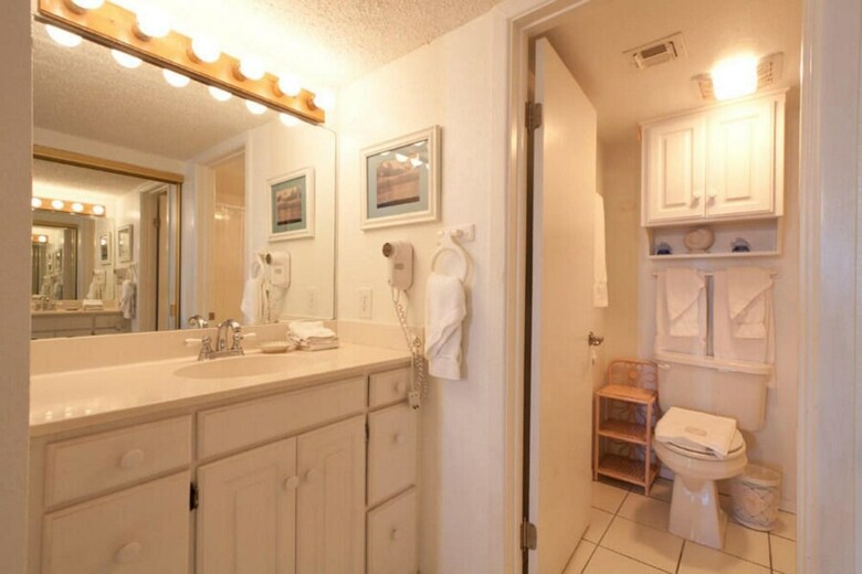 Saida III Condominium 605
