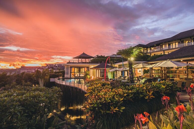 Luxury Clifftop Villas Of Bali