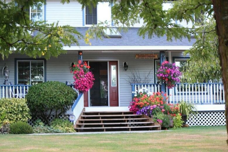 Mt. Bakerview Bed And Breakfast