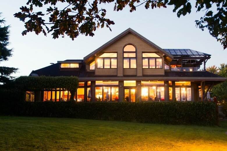 Bed & Breakfast Spinnakers Brewpub & Guesthouses