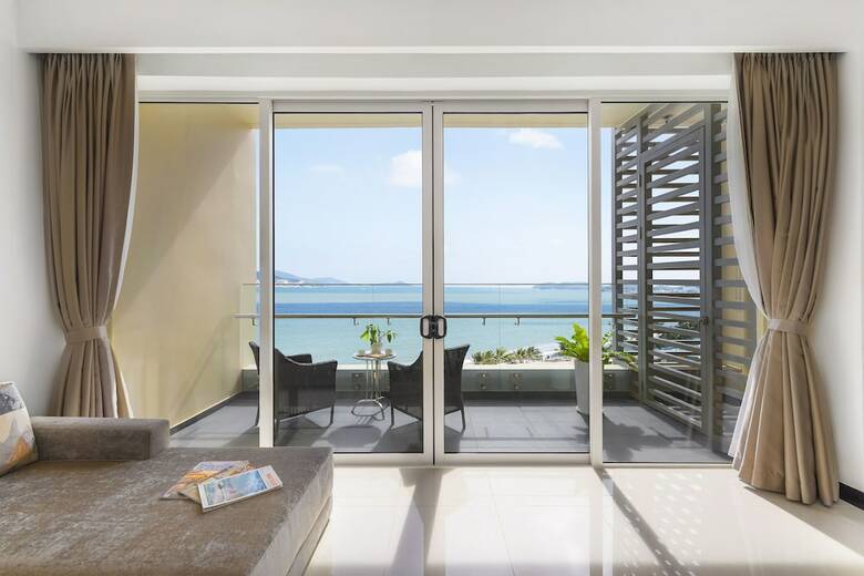Hotel Christina's Nha Trang Costa Residences
