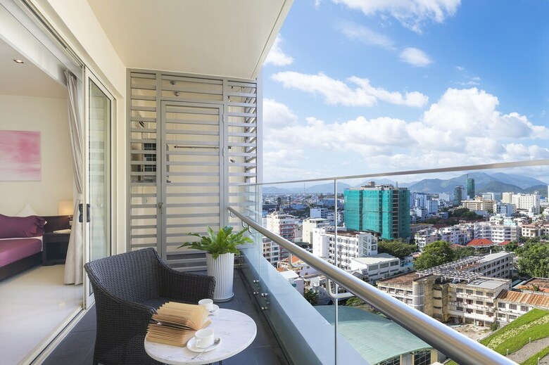 Hotel Christina's Nha Trang Costa Residences