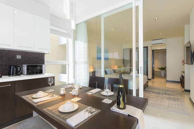 Hotel Christina's Nha Trang Costa Residences