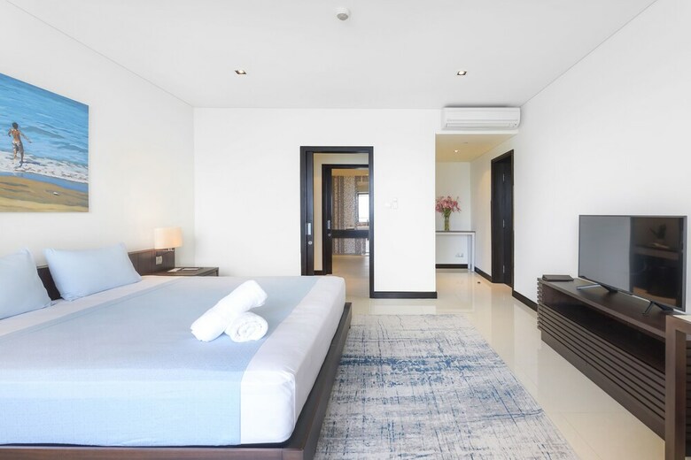 Hotel Christina's Nha Trang Costa Residences