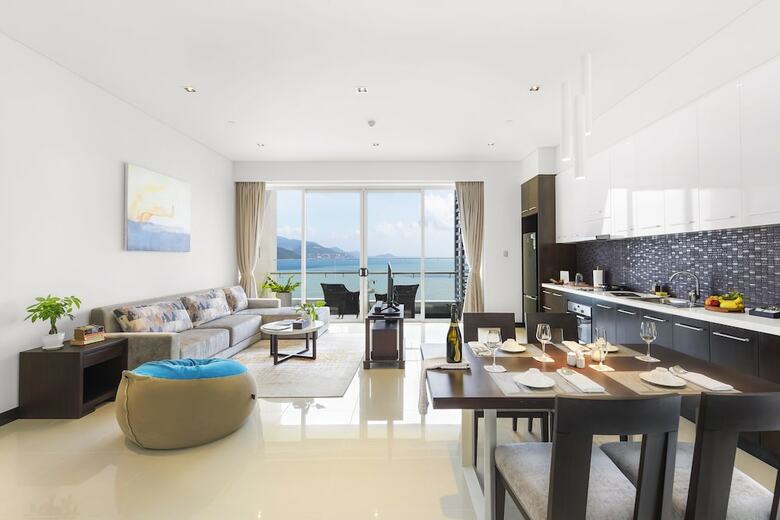 Hotel Christina's Nha Trang Costa Residences
