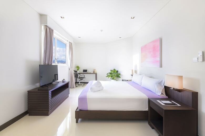 Hotel Christina's Nha Trang Costa Residences